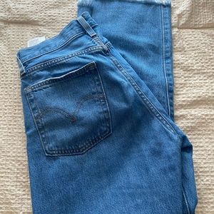 Levi wedgie straight size 25